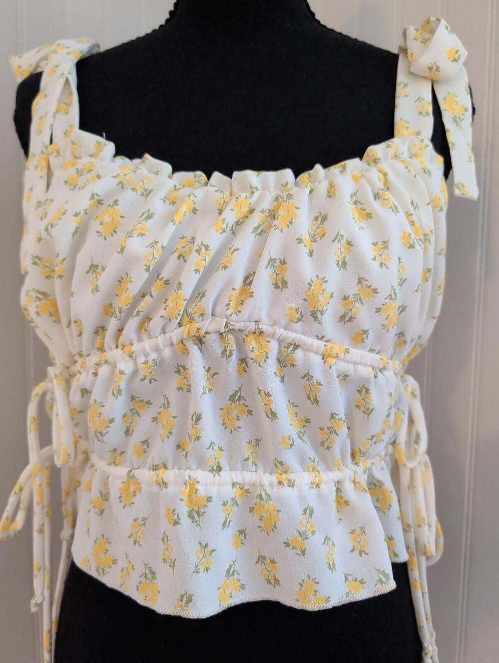 Kirious LA Women's Cottage Core Floral Yellow White Tie Crop Top, Size L